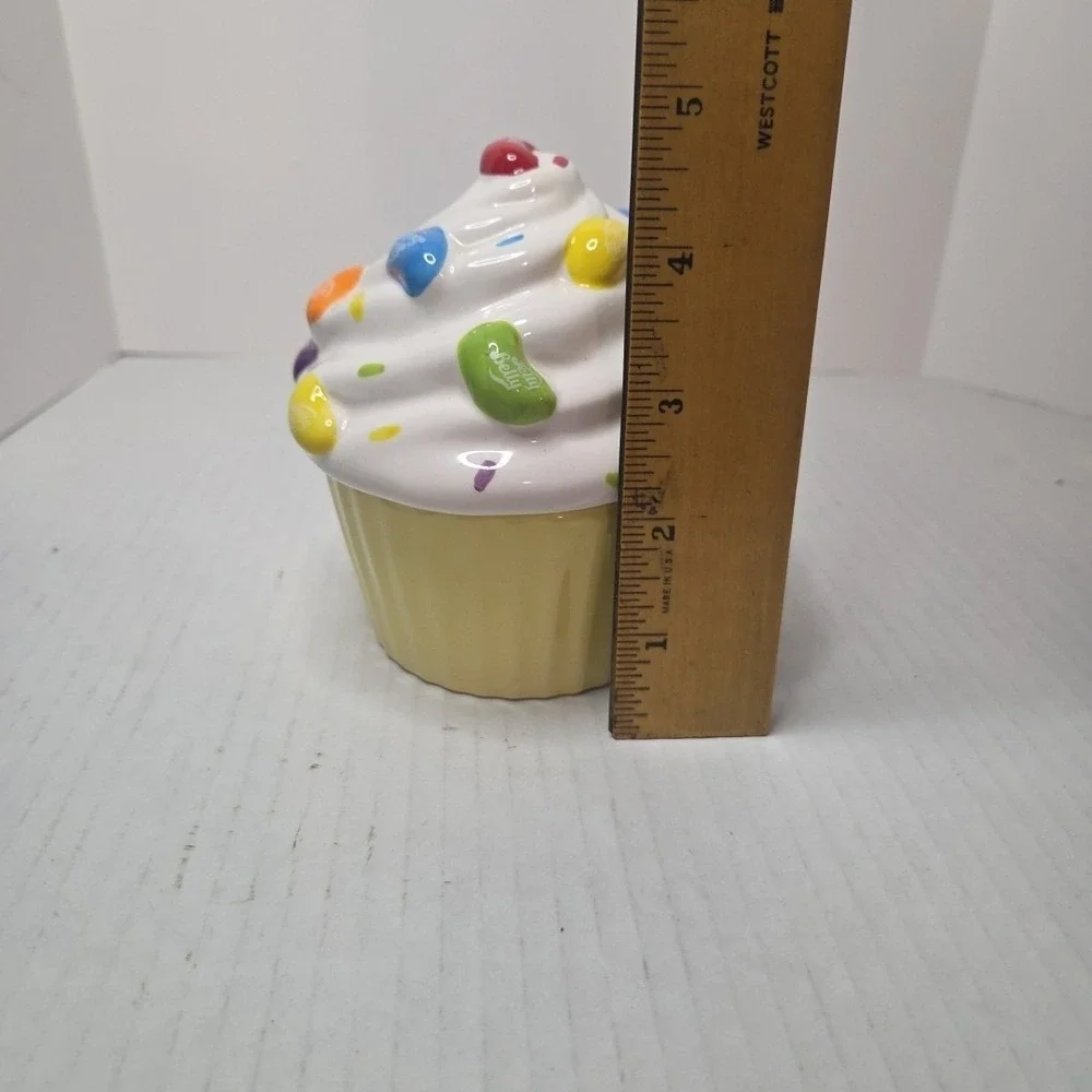 Jelly Belly Beans Ceramic‎ Cupcake Covered Candy Dish Birthday Sprinkles 2011